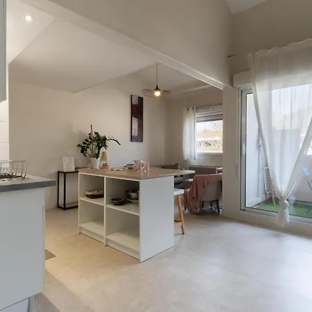 Cosy - 2 A 4 Pers - Aeroport - Vieux *