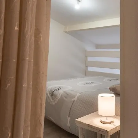 Cosy - 2 A 4 Pers - Aeroport - Vieux