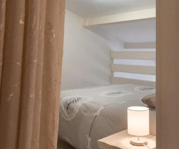 Cosy - 2 A 4 Pers - Aeroport - Vieux